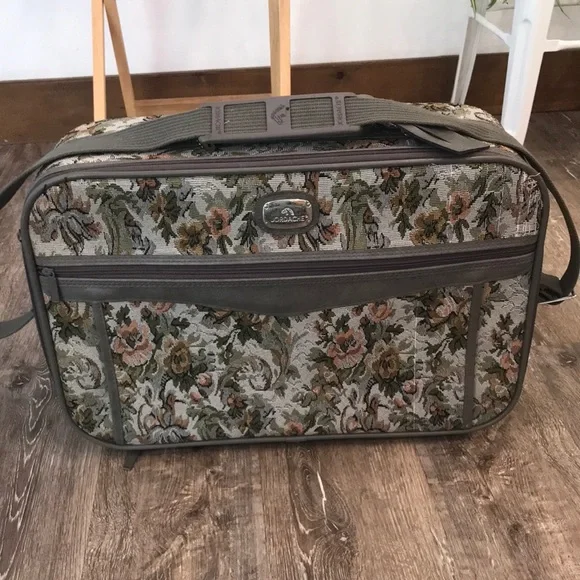 Jordache Patterned Luggage Set - Picture 12 of 16